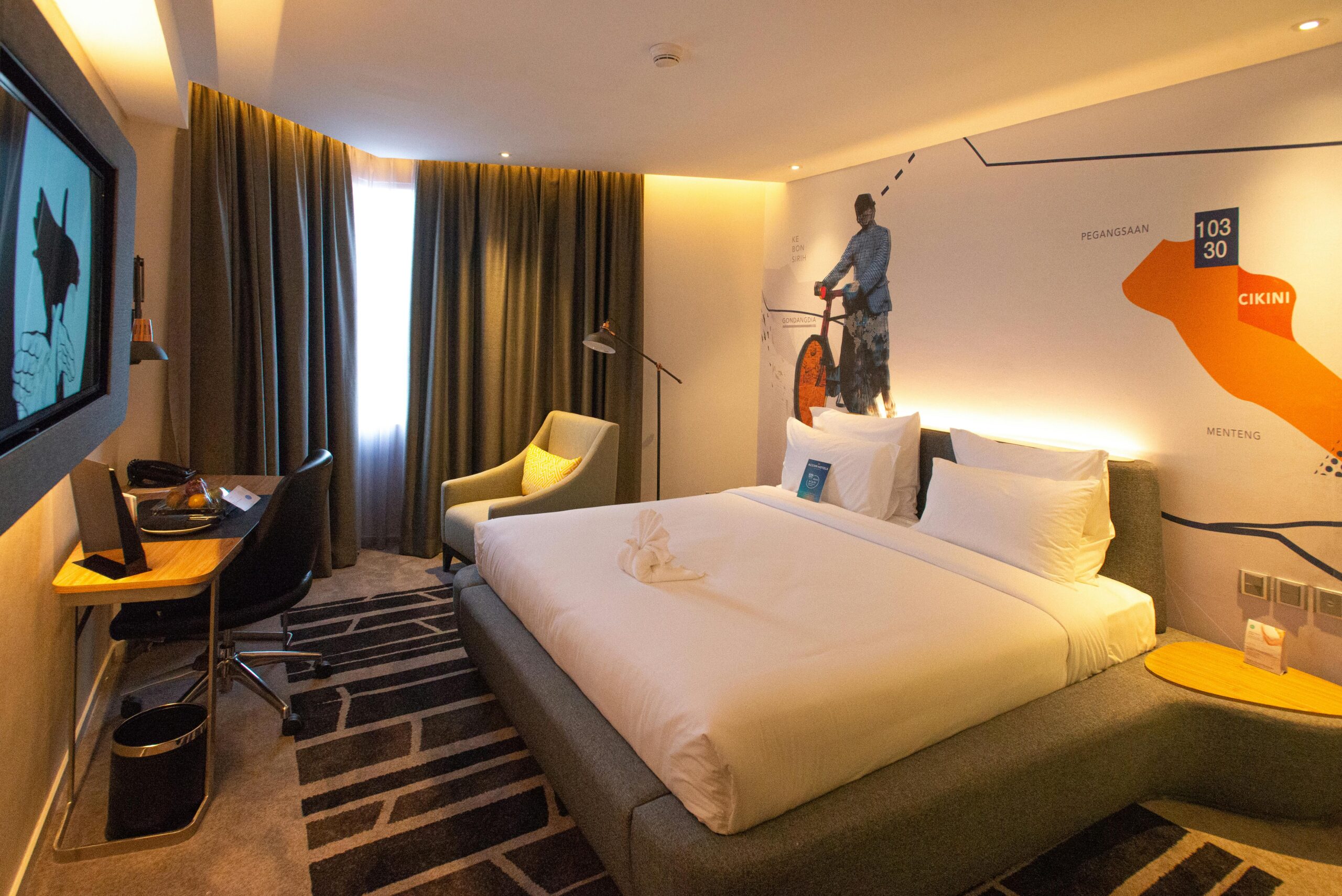 Berlin Accommodation Guide: Airbnb vs Hotels vs Hostels (2026)